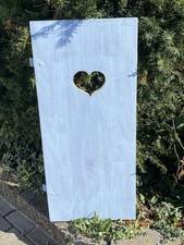 Alter Brettladen mit Herz Fensterladen Fotohintergrund Schranktüre Garderobe