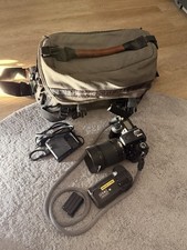 Nikon D7000 Digitalkamera mit Objektiv 18-105mm und Batteriegriff Top Zustand