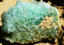 Große Fluoritstufe Madagaskar / grüne  Fluoreszenz / 2.3 kg