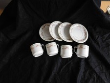 5 Kaffeetassen mit Untertassen