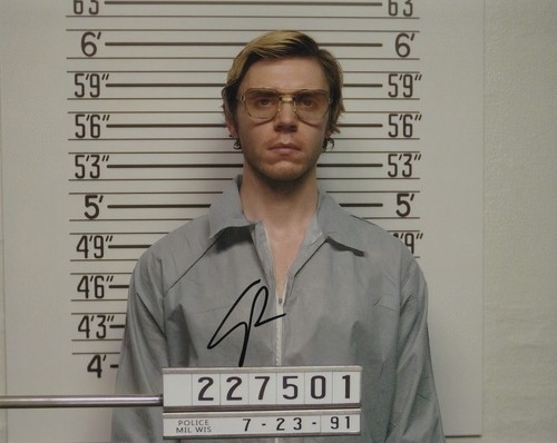 Evan peters signed autogramm - evan,