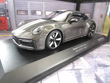 PORSCHE 911 Carrera 992 Sport Classic 2022 grau grey wh stripes Minichamps 1:18