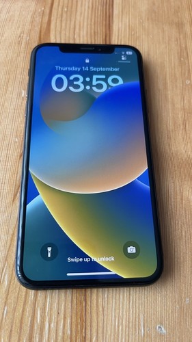 Apple iphone 64gb - -, space