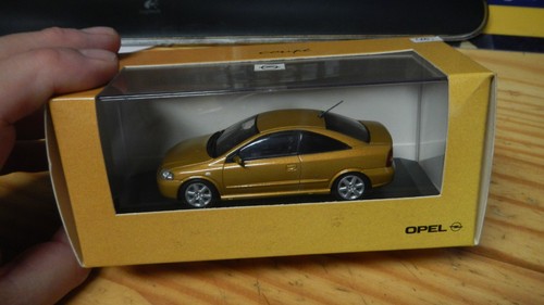 Minichamps dealer modell - 1:43,
