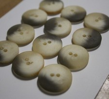 12 Beige-graue Knöpfe - 22 mm