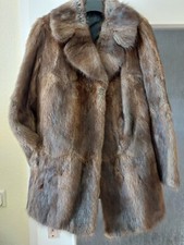 Echte braune Pelzjacke
