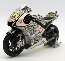 Minichamps Maßstab 1:12 122 103246 Yamaha YZR-M1 Moto GP 2010 Rossi Laguna Seca