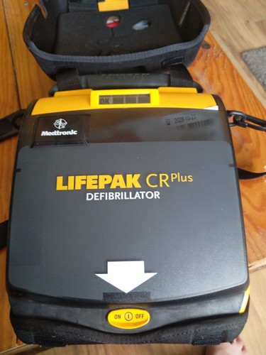 Aed notfall defibrillator - aed, notfall-defibrillator