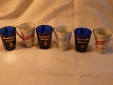 BECHEROVKA-GLÄSER BLAU und weiß