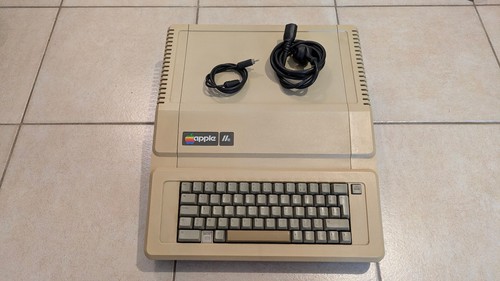 Computer apple iie 2e - apple, ii