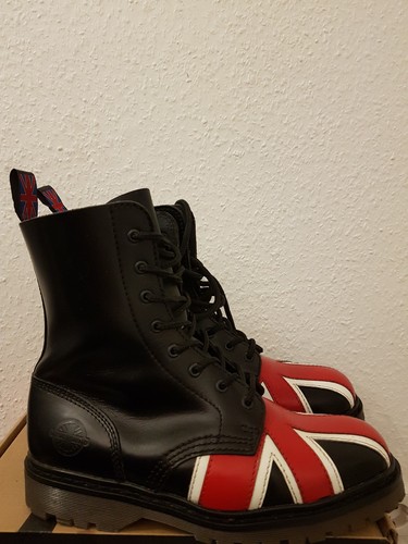 Nevermind loch boots flag - loch, uk