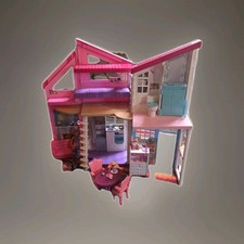 Barbie Malibu Haus, zweistöckige Traumvilla, mit 6 Zimmern, 30 TeilenZubehör 