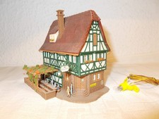 Faller 2282 Gasthof Rothenberg mit Gartenlaube und 7 Personen, mit Beleuchtung, 