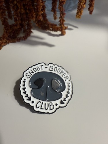 Snoot booper club emaille - snoot, pin