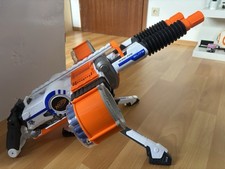 Nerf Elite Rhino-Fire mit 2 Magazinen, Ständer und Pfeilen