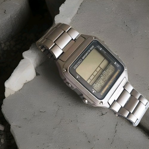 Seiko quartz sports 100 - seiko,