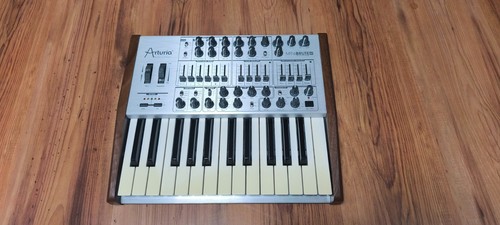 Arturia minibrute special - minibrute, se