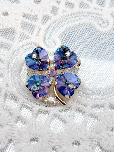 Elegante kleeblatt brosche mit - kleeblatt,