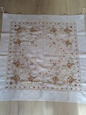 Organza mit Stickerei Tischdecke / Mitteldecke 84cm X 84 cm