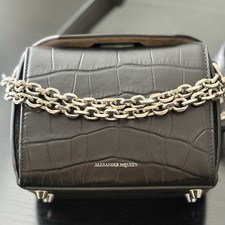 Exklusive ALEXANDER MCQUEEN