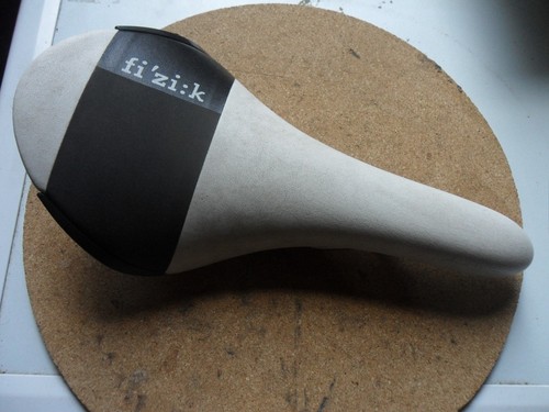 Fizik aliante carbon sattel - r3,