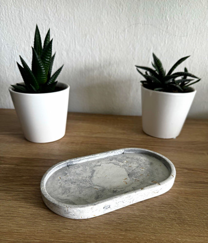 Ovale schale aus polymergips - aus,