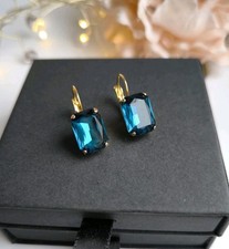 Vergoldene Ohrringe mit