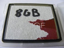 . . 8GB Compact Flash Card (  8 GB CF Karte )  gebraucht . .