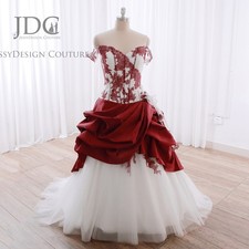 Gerafftes Brautkleid