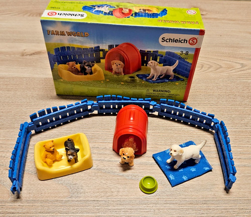 Schleich farm world set - farm,