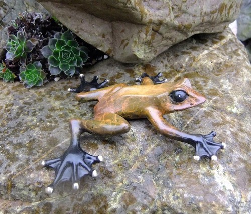 Bronzeskulptur gelber frosch - bronzeskulptur,