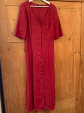 rotes langes Sommerkleid