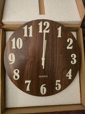 Quartz Holz-Wanduhr 30 cm Nußbaum