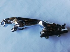 Schöne massive Jaguar Kühlerfigur mit Befestigungsmaterial Deko-Zierfigur