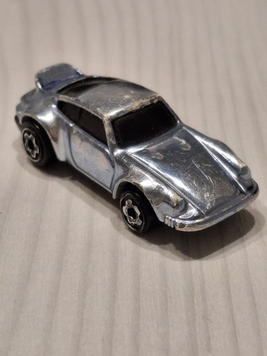 Hot wheels micro - hot, color