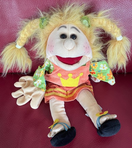 Living puppets kleine jenny - puppets,