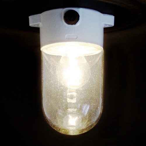Porzellansockel-Lampe