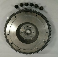 Schwungrad mit Bolzen für