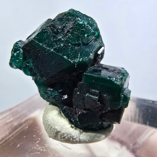 Seltene dioptas stufe - seltene,
