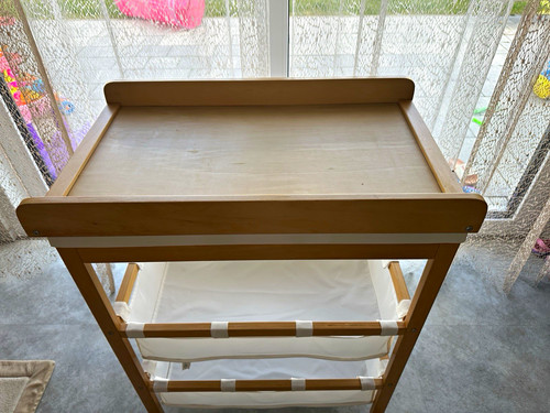 Wickeltisch aus holz - aus,