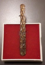 Antike bronzefarbene Brosche