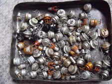 ELEKTRONIK TEILE*TRANSISTOREN KONVOLUT*RUSSISCHE*METALL GEHÄUSE*BASTLER*GEBRAUCH