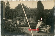 privates Foto Georg Kronprinz Georg von Sachsen im Schloßgarten mit Frau