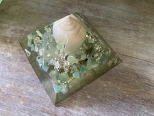 Orgonit Pyramide, Energie, 9x9 cm, Muschel, Chakra- & Energiearbeit, Meditation