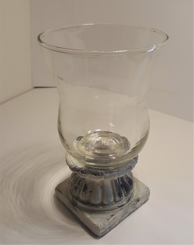 Windlicht glas mit steinfuß