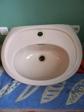 Kleines Keramik-Waschbecken in Bahamabeige - Fa. Sphinx.