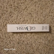 Huda Beauty Glowish Concealer Shade 07 Tan Light - Brandneu und versiegelt.
