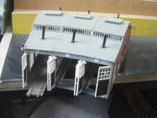 HO Gebauter Ringlokschuppen