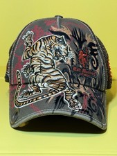 Authentischer roter Affenhut