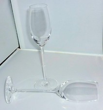 2 UNGEWÖHNLICHE REMY MARTIN
